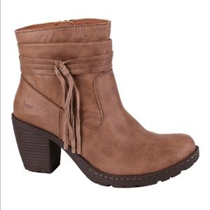 b.o.c - Women’s Alicudi Ankle Boot, Taupe Fabric